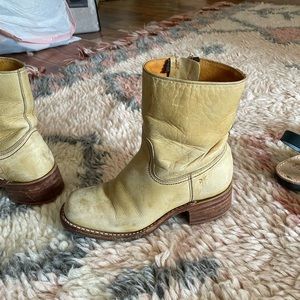Frye short campus boot banana sz7
